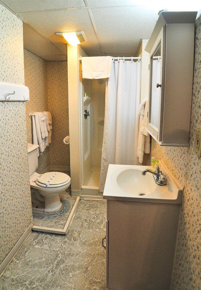 Beacon Inn 1087 Brookline Extérieur photo