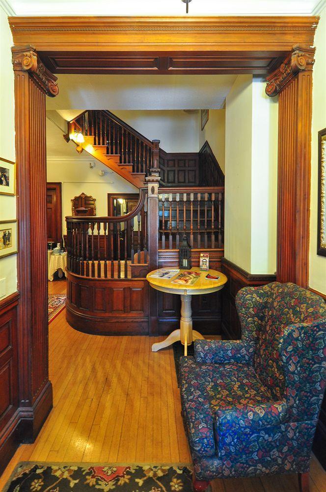 Beacon Inn 1087 Brookline Extérieur photo